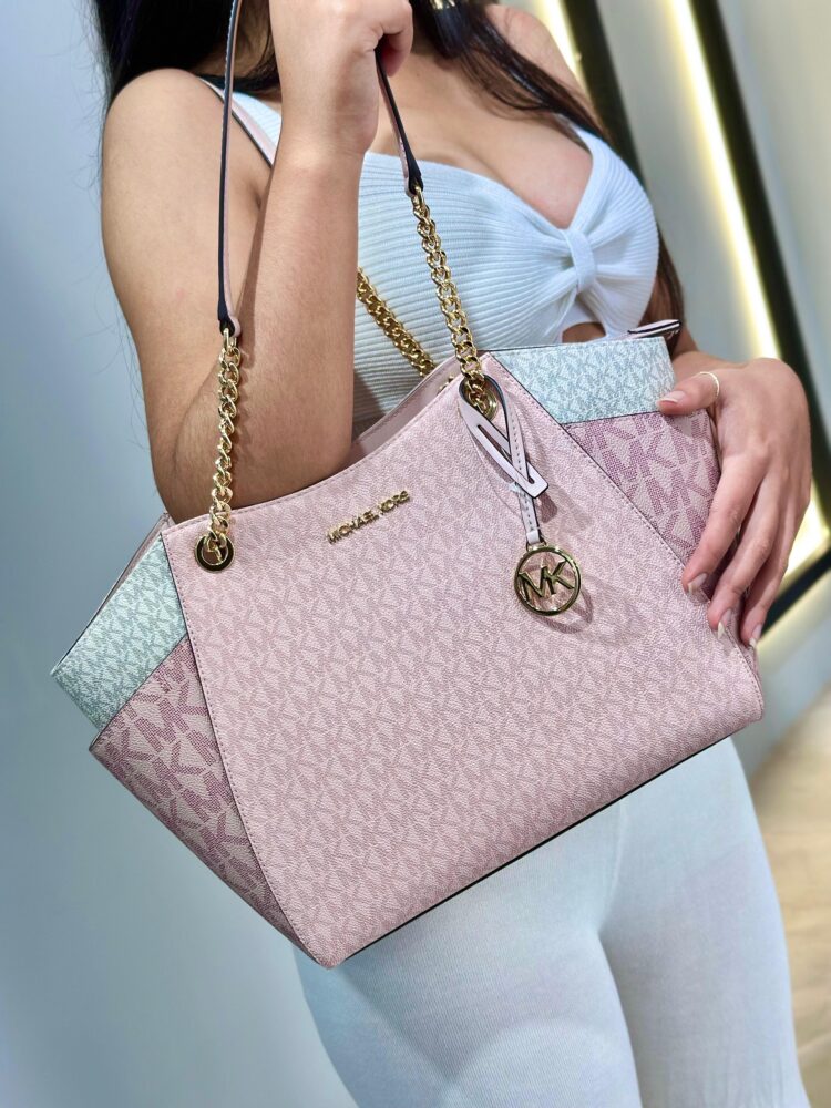 f4e8b9e1-032c-4a0b-a93e-32b458a38320