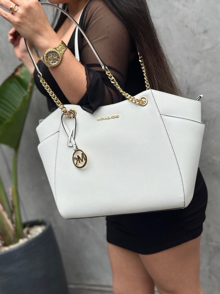 fbbc032e-69f4-4f5c-a211-39536aa47c38